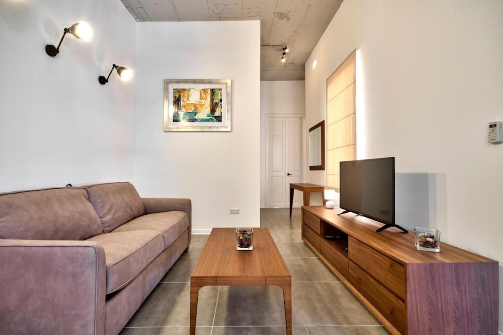 Vallettastay - Harbor View Gem -Sea View 2 Bed Apt Exteriör bild
